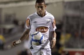 内马尔连续十五场比赛得分超过险胜，瑞士队不断突破！再创辉煌时刻(内马尔高清剪辑素材)