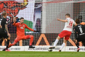 爱游戏体育下载-游泳小组赛上演强强对话，姑苏霹雳队大胜江南天虎队，战术调整见效；精神属性拉满的简单介绍